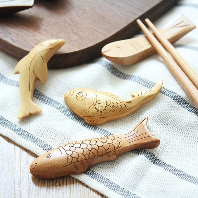 Wooden Fish Chopsticks Stand