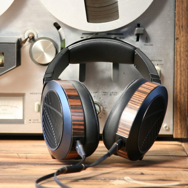 Audeze EL8 Open-Back Headphones