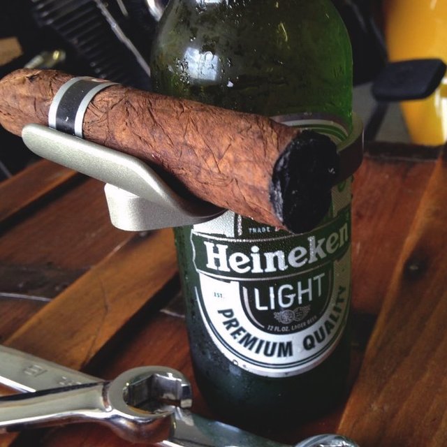 CigarzUp Cigar Holder