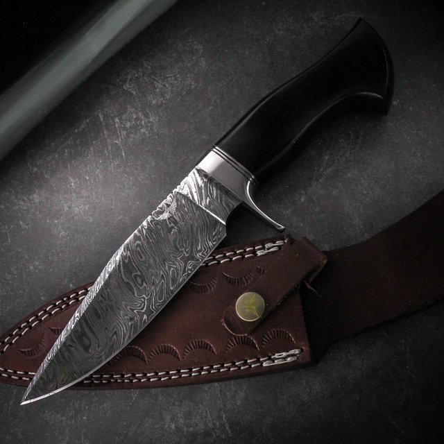 Damascus Bushcraft Bowie Rosewood Handle Knife