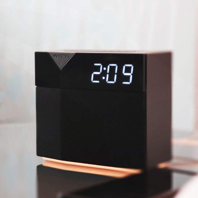 BEDDI Style Smart Alarm Clock with Changeable Faceplate