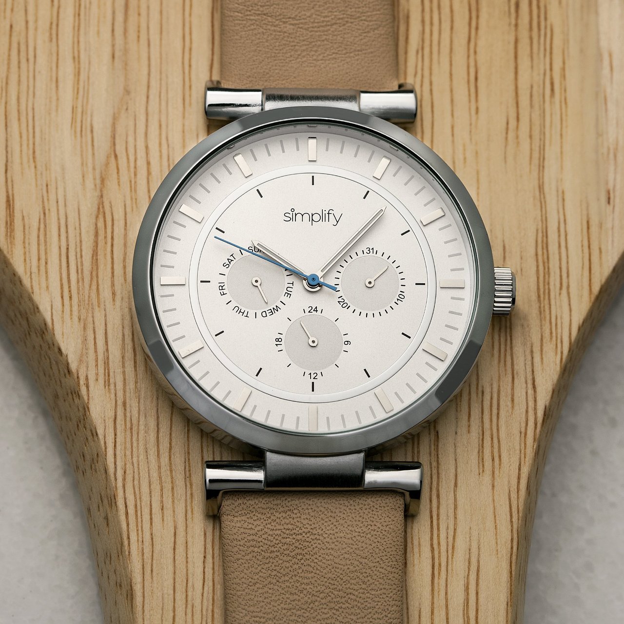 Simplify The 4800 Day/Date Leather-Band Watch