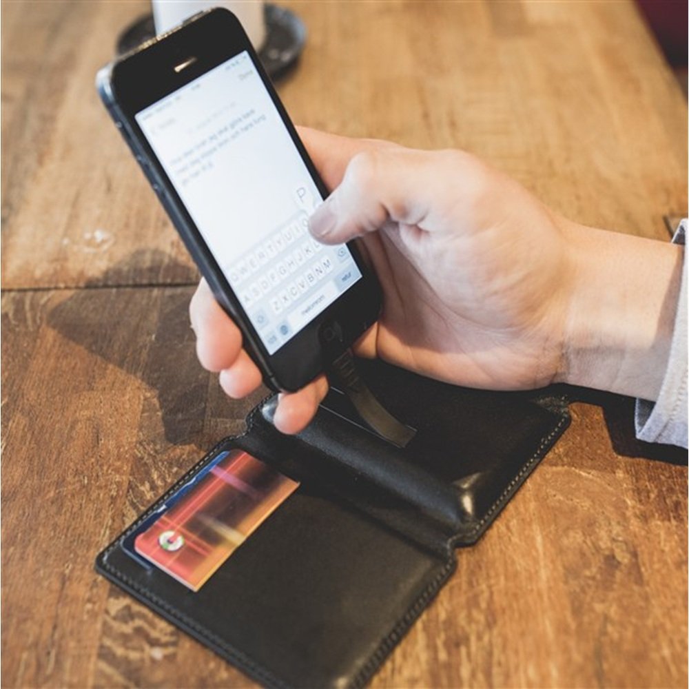 Seyvr Power Charging Wallet