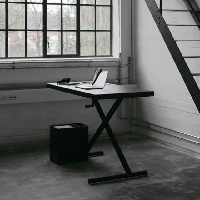 Crank Adjustable Desk by KiBiSi