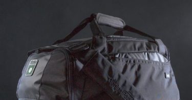 Carry On Duffle With Integrated Suiter