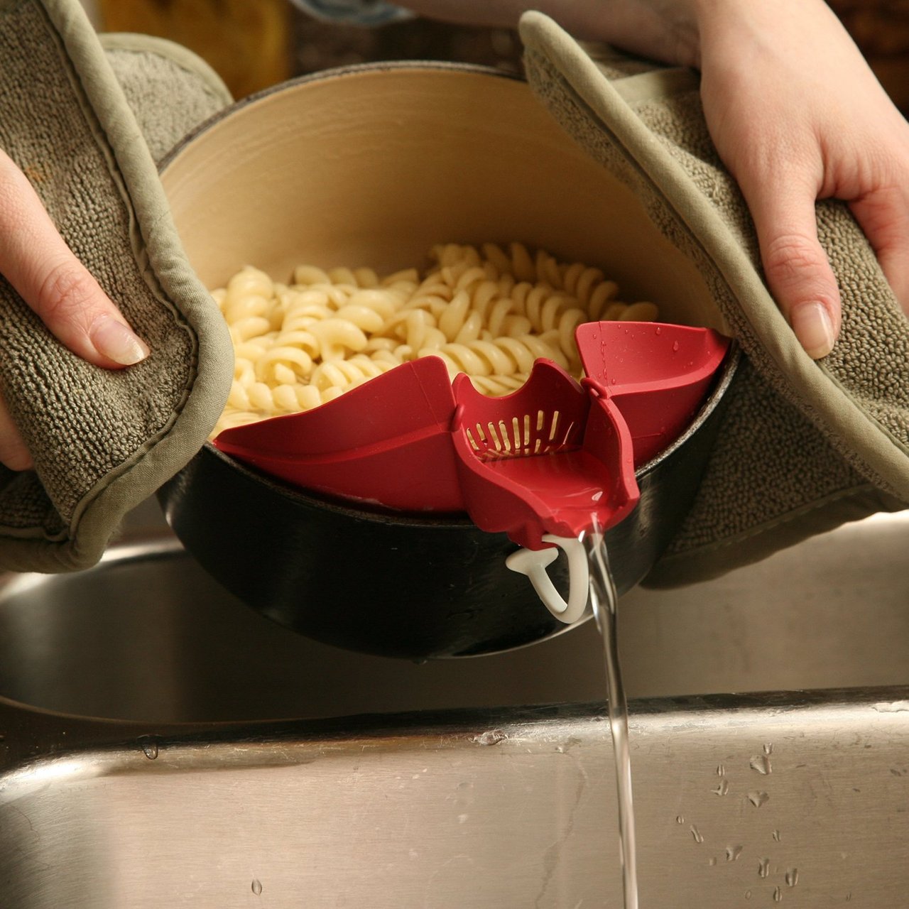 Multi-Functional Pouring Spout Divider