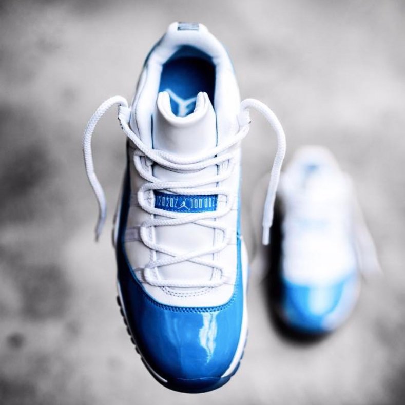 Jordan 11 Low Columbia