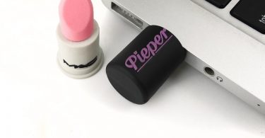 PORTWORLD Cute Lipstick 16GB USB 2.0 Flash Drive