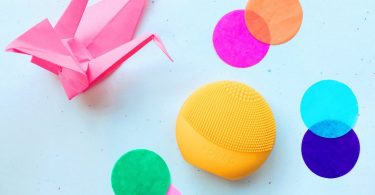 Foreo LUNA Play Facial Cleansing Brush