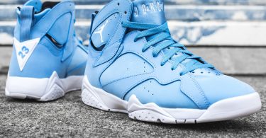 Air Jordan 7 Retro Pantone