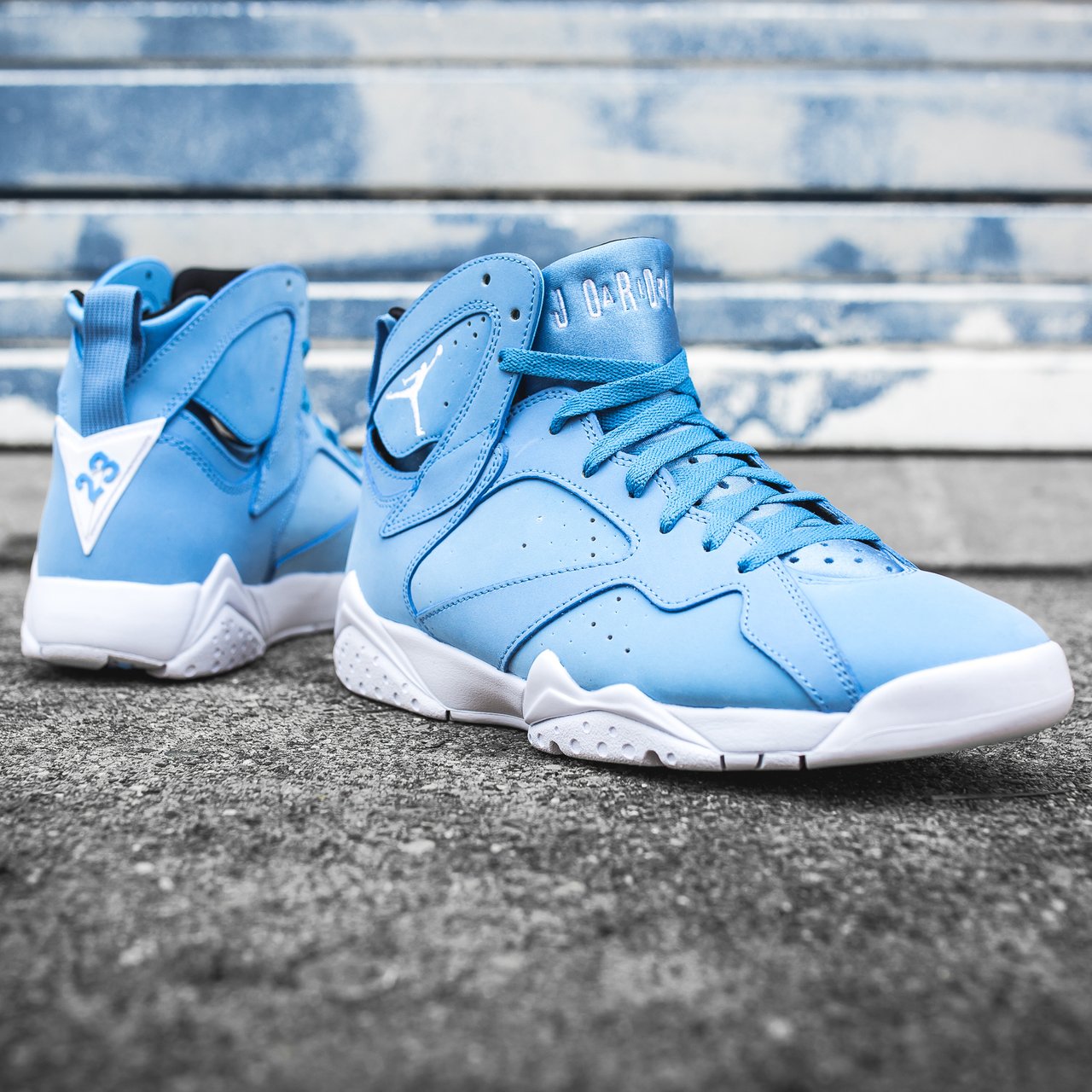 Air Jordan 7 Retro Pantone