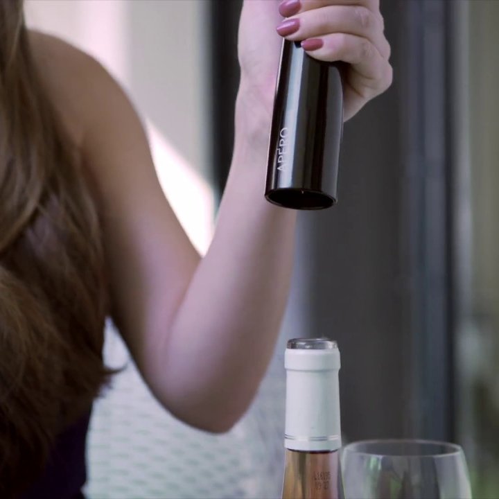 APÉRO Nitrous Oxide Powered Wine Opener