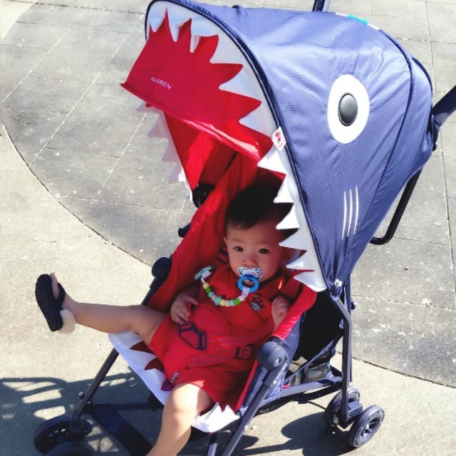 shark stroller