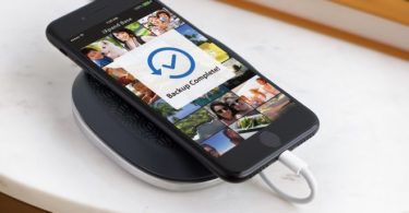 iXpand Base iPhone Charging and Backup