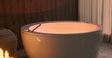 Aquatica Pamela Chromotherapy Jetted Bathtub With Speaker System