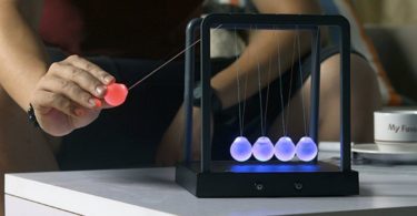 Newton’s Cradle Light