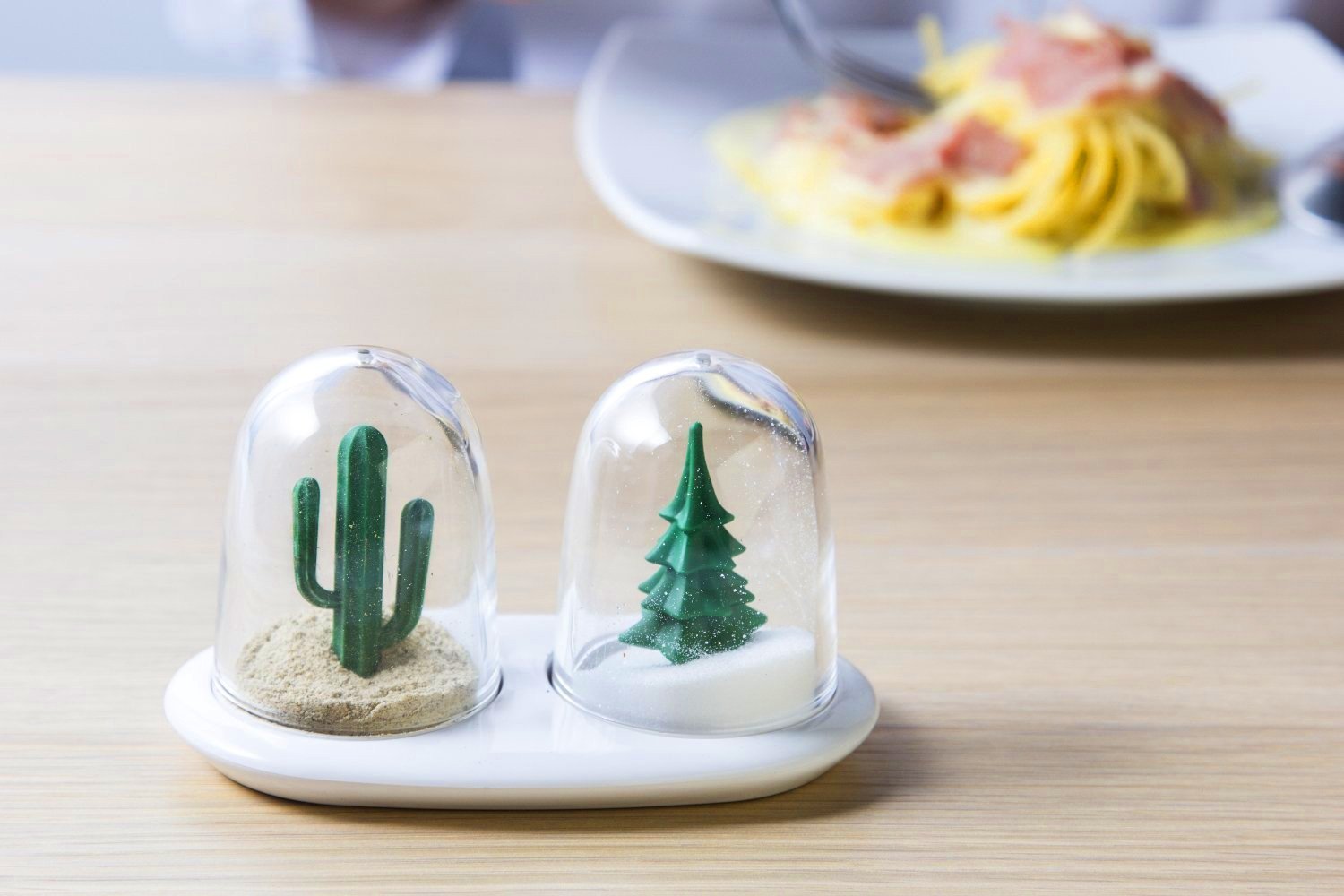 Qualy Winter Summer Salt & Pepper Shaker Set