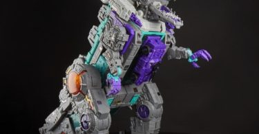 Transformers Generations Titans Return Trypticon Figure