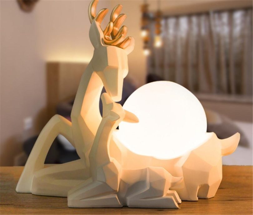Resin Solid Wood Creative Small Deer Table Lamp