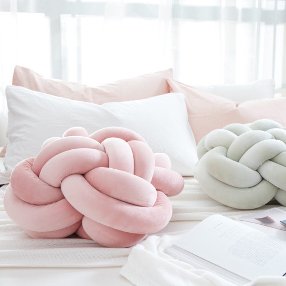 Small Knot Pillow