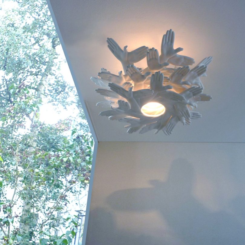 Bird In Hand Shadow-playing Suspension Lamp