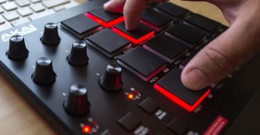 Akai Professional MPD218 | MIDI Drum Pad Controller