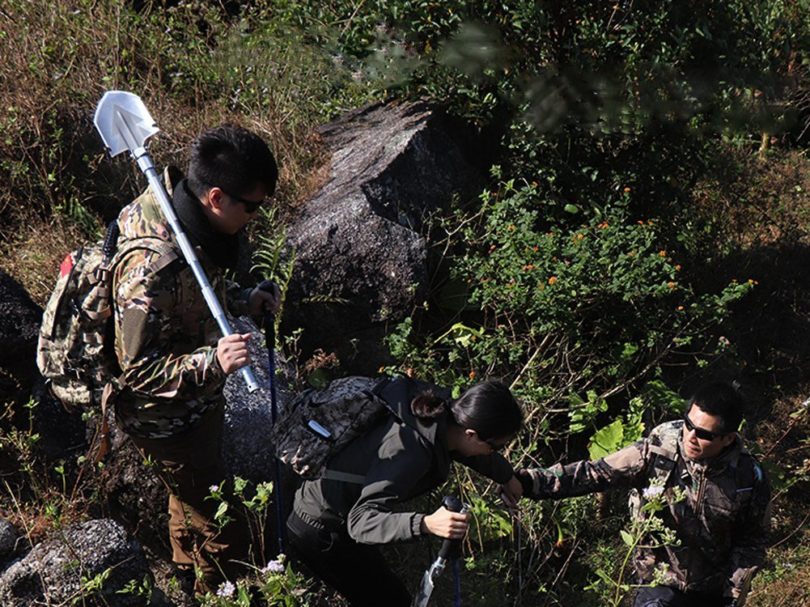 Alisaouse Military Folding Shovel