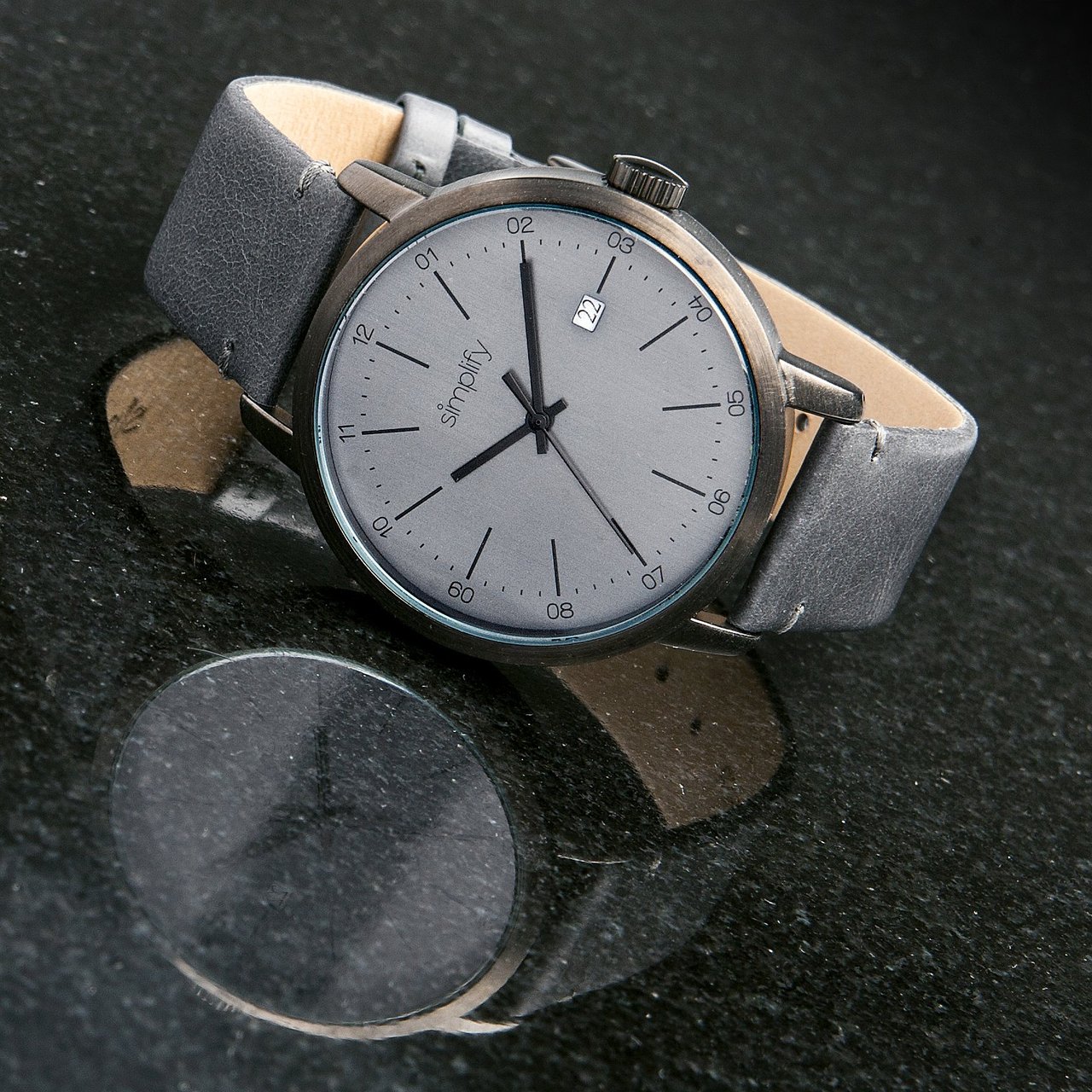 Simplify The 2500 Genuine Leather Strap Date Watch
