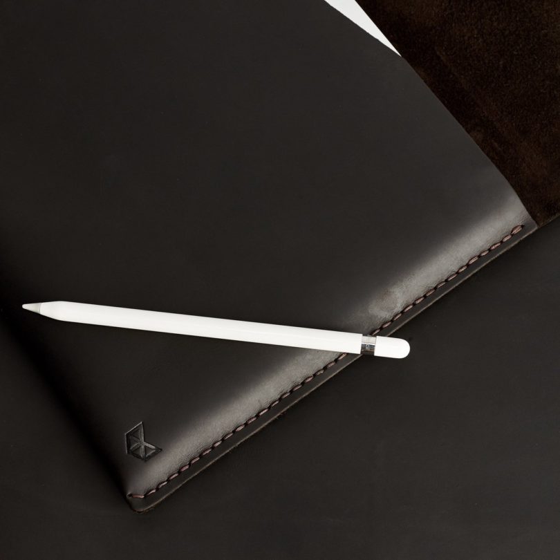 Marron Leather Draftsman 2 iPad Case