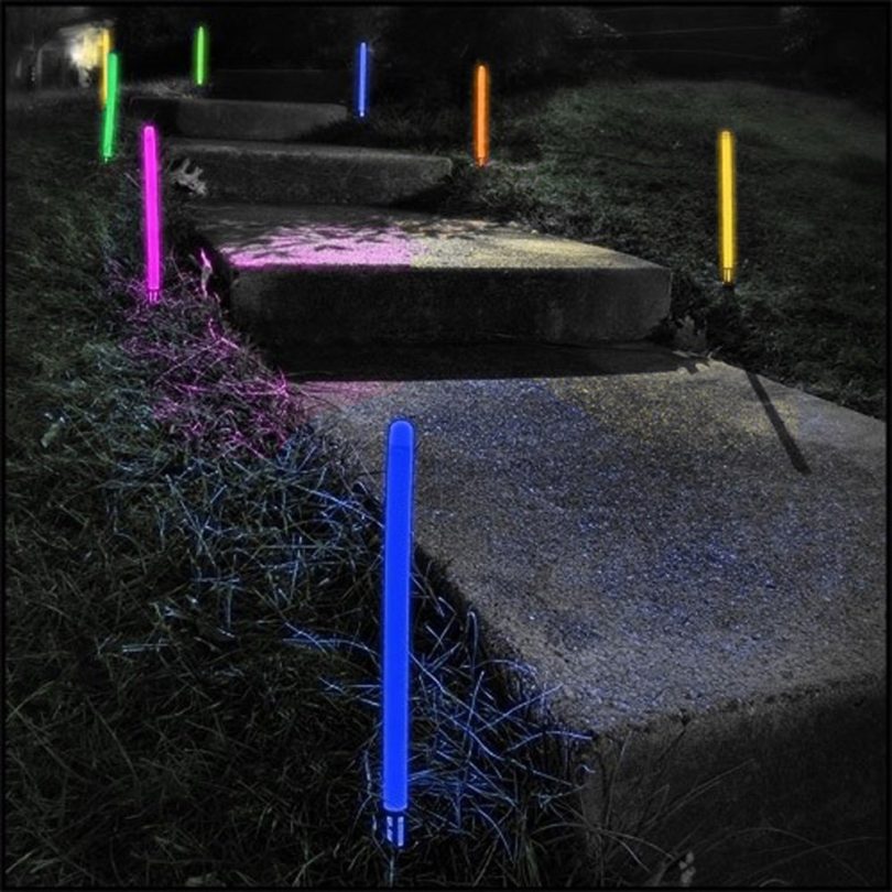 Jumbo Glowing Ground Stakes by Lumistick