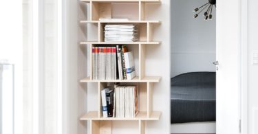 Natural Slant Bookshelf by Tylko