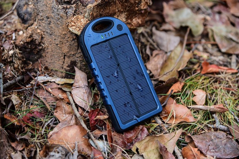 EFOSHM Power bank, Solar Charger