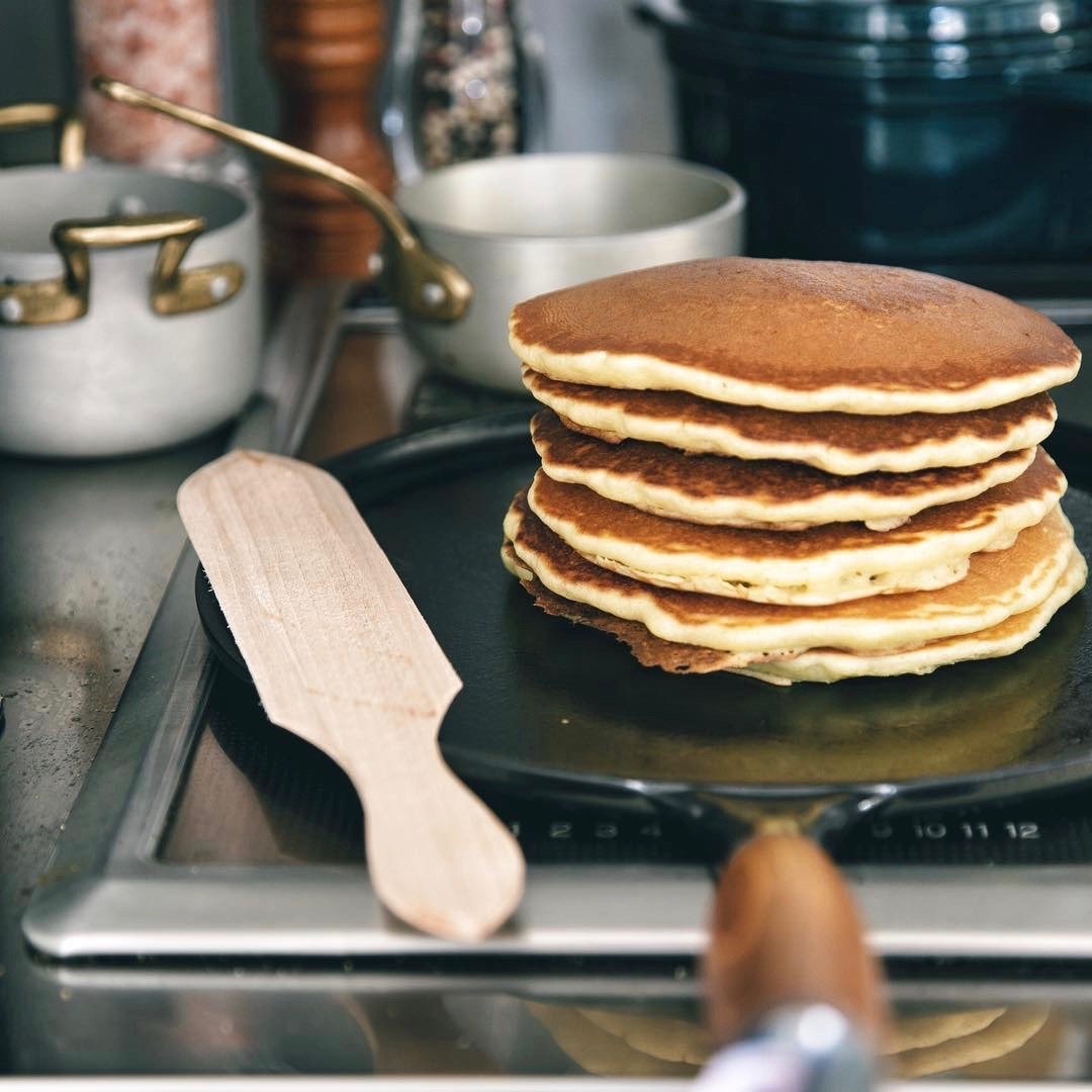 Staub Cast Iron 11″ Crepe Pan with Spreader & Spatula