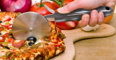 Molded Bamboo & Stainless Steel 4″ Pizza Wheel