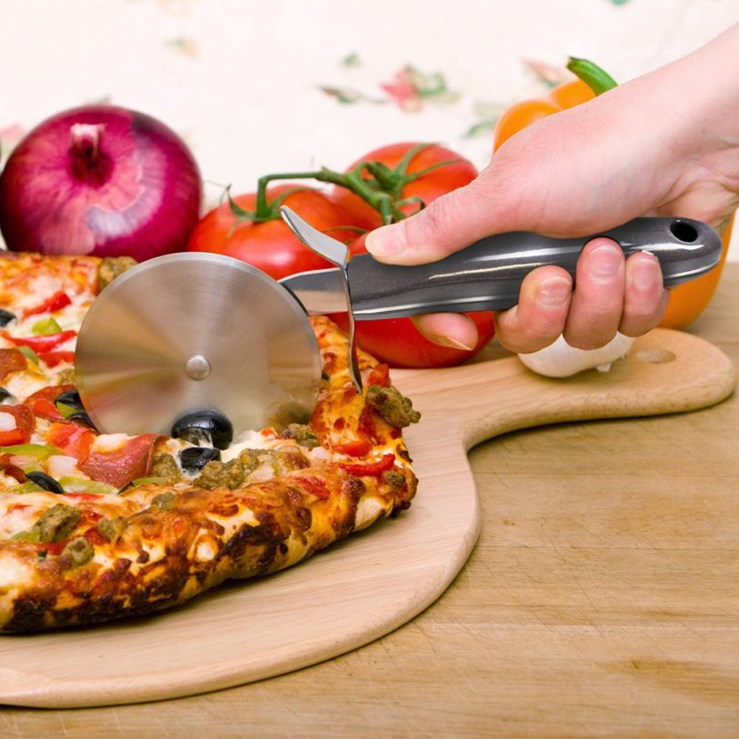Molded Bamboo & Stainless Steel 4″ Pizza Wheel