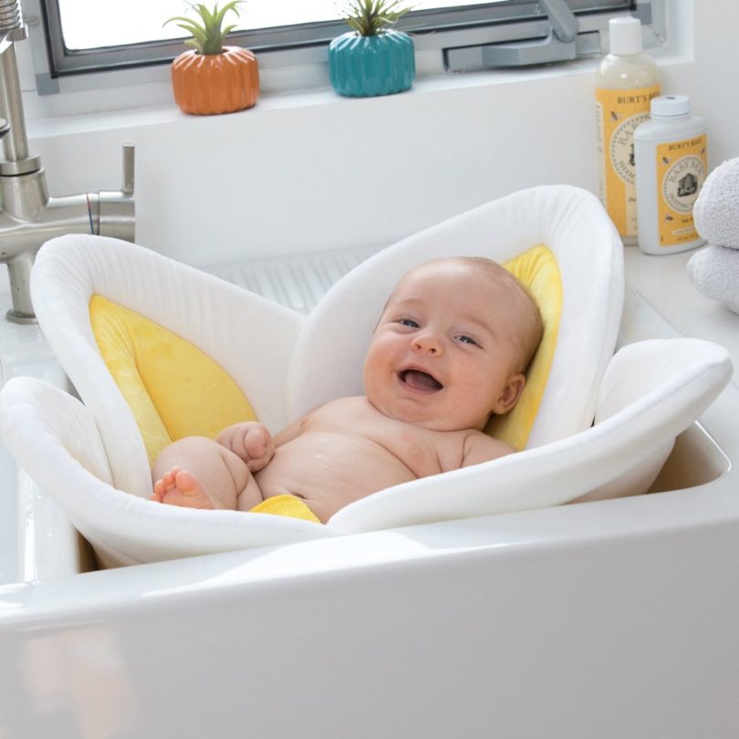 The Flower Blooming Baby Lord Blooming Flower Baby Bath » Petagadget