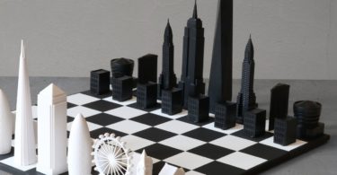 New York vs London Skyline Chess Set