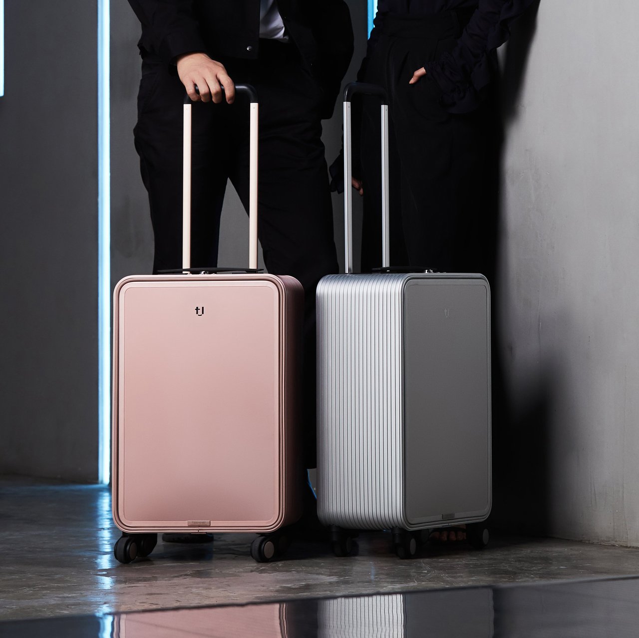 TUPLUS Aluminum Carry-on (20”)