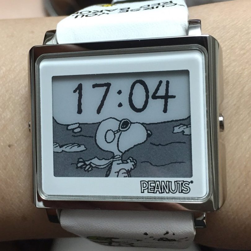 Epson Peanuts Beagle Hug Smart Canvas Watch