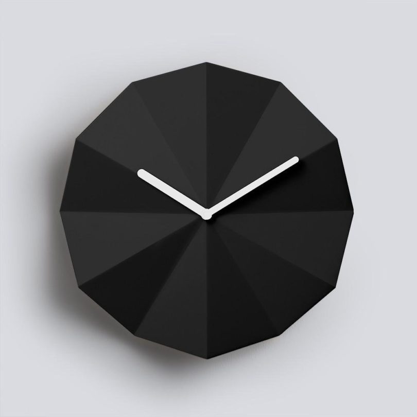 Delta Clock Black