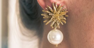 FIJI PEARL DROP STATEMENT CLIP ON