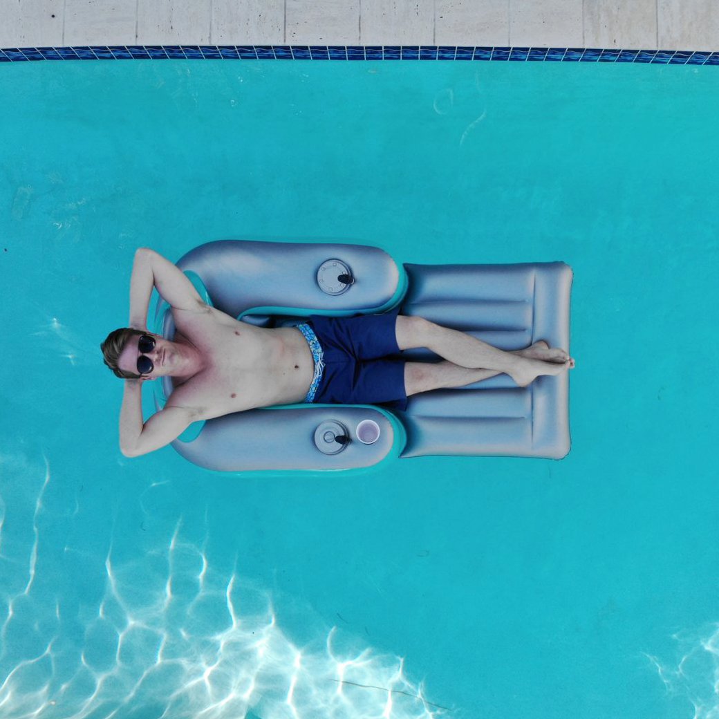 Splash Runner Motorized Pool Lounger