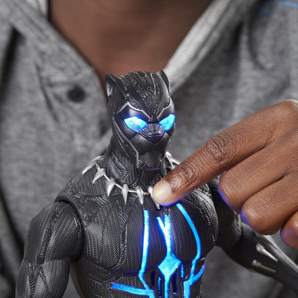 Black Panther Slash and Strike Action Figure