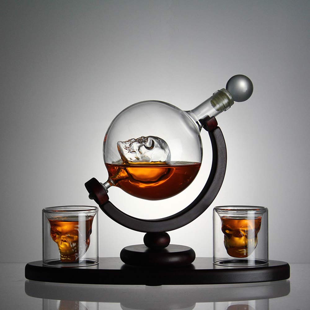 Skull Whiskey Decanter with Ice Cube Trays