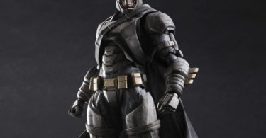 Batman v Superman Armored Batman Play Arts Kai Action Figure