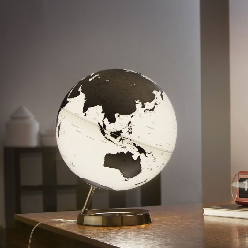 LIT CHARCOAL Globe