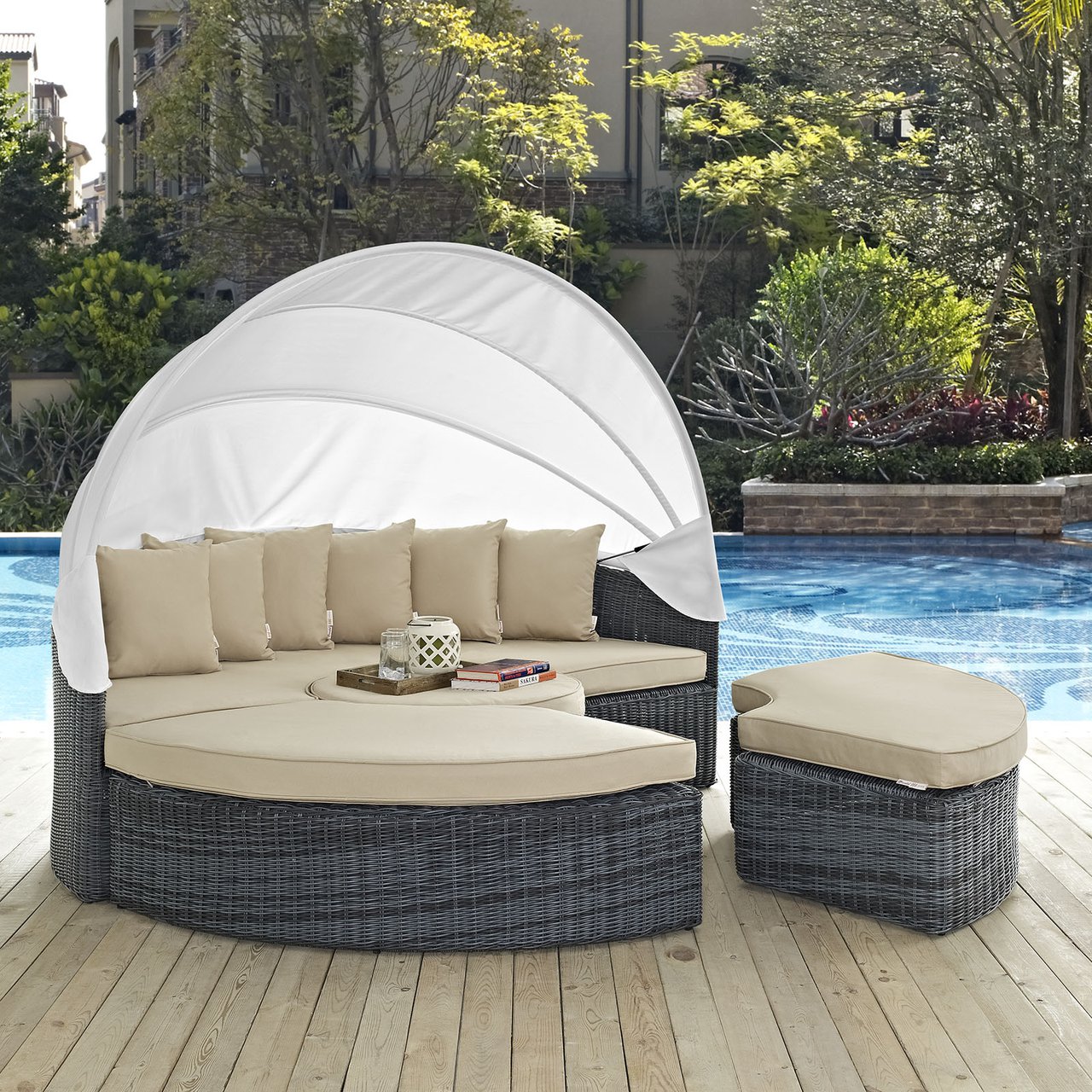 M&W Outdoor Funiture Round Patio Daybed with Retractable Canopy