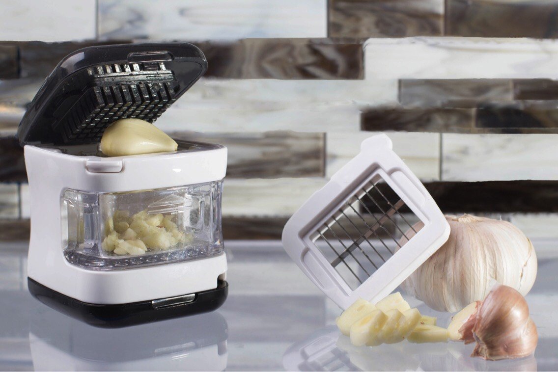 Kitchen Gizmo, Garlic Press- Innovative 3-in-1 Garlic Cube
