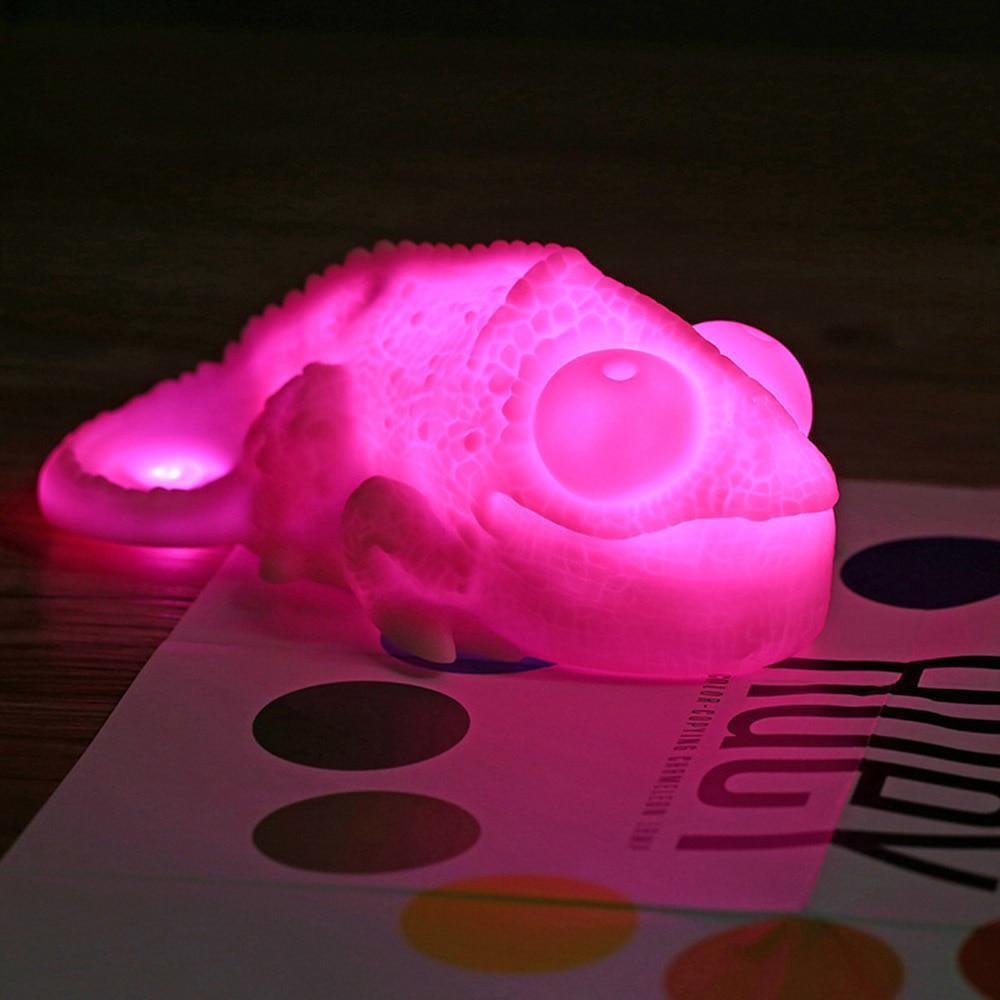 Color Copying Chameleon Lamp