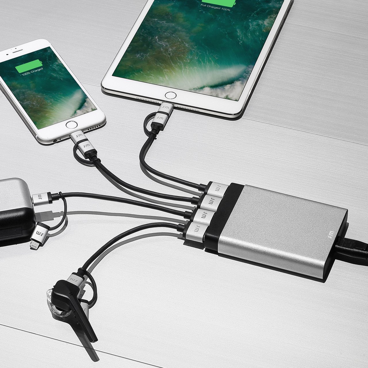 AluCharge 4-Port USB Minimalist Desktop Charger Aluminum